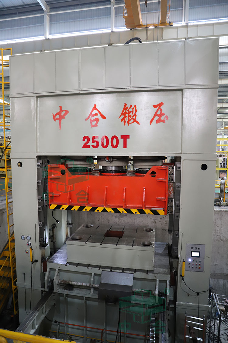 2500吨框架式液压机