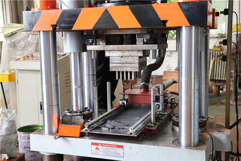 渔网坠成型液压机