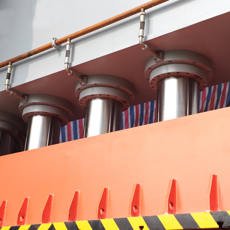 2000吨框架式液压机(图2)