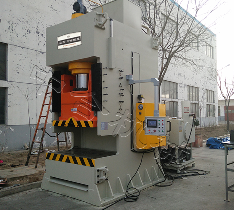 400T液压冲机(图2) 400T液压冲机(图2)