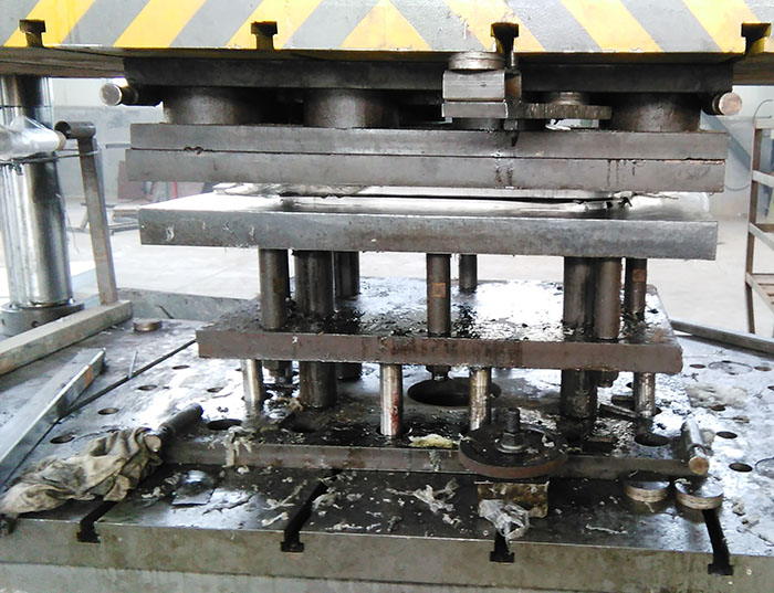 水槽成型液压机(图2)