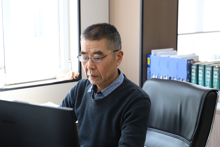 中合锻压特聘杜继富任公司总质量师