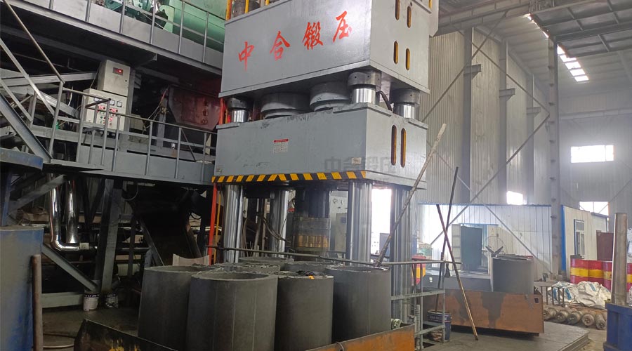 石墨坩埚成型工艺_2000吨坩埚液压机