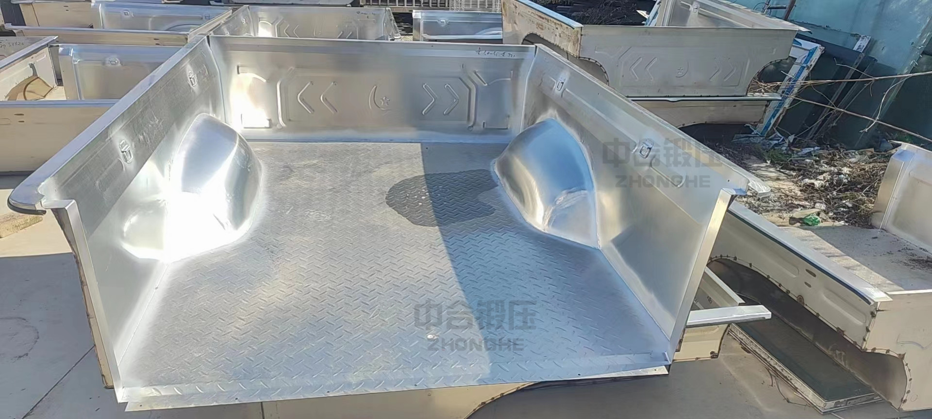 皮卡车厢板生产设备_630吨液压机_型材压制成型油压机