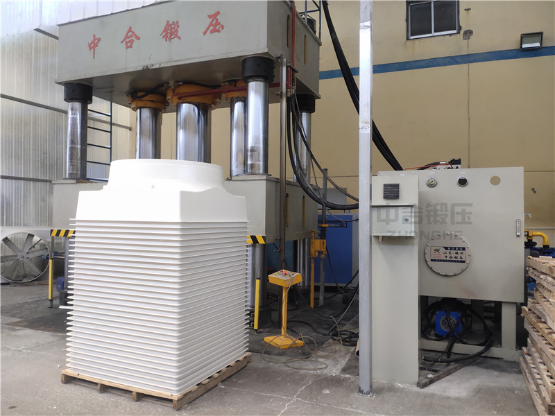 风机壳生产设备_玻璃钢成型油压机_1200吨液压机