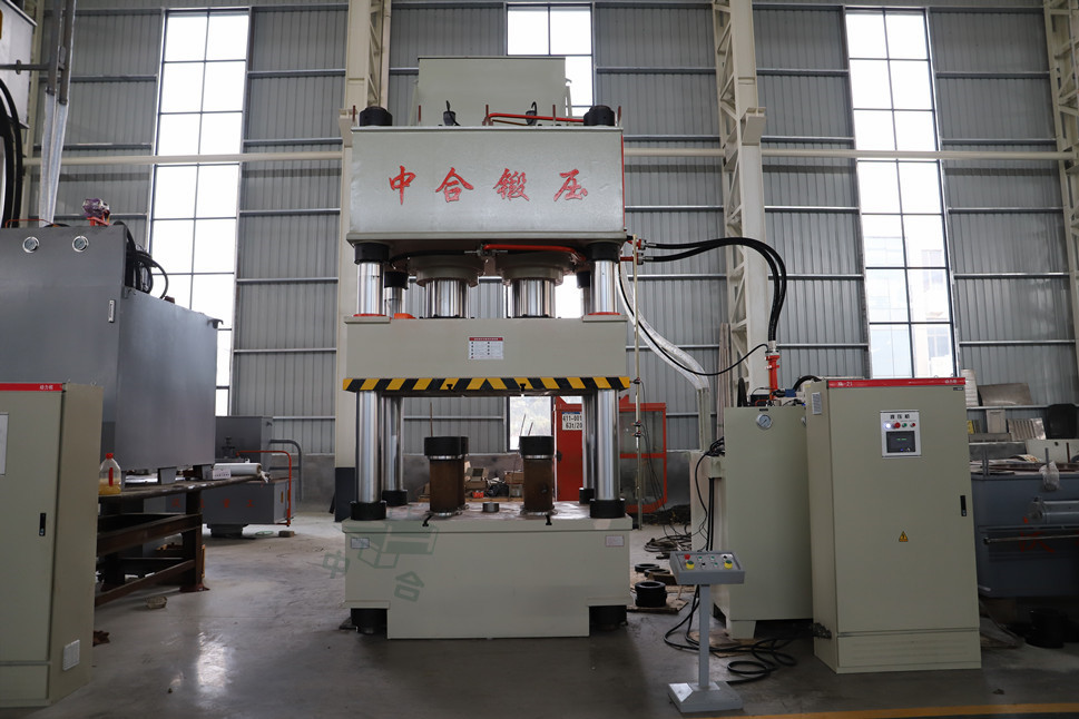 800吨模压托盘成型液压机-环保塑料模压托盘生产工艺