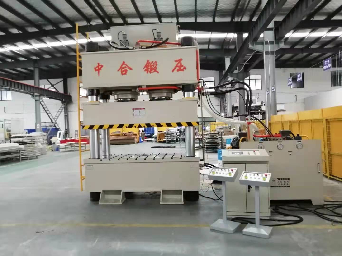 汽车配件生产设备—800吨四柱液压机