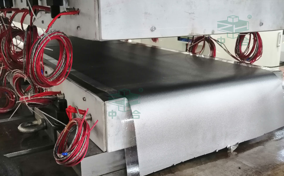 1000吨石墨烯薄膜热压设备-1000t四柱油压机