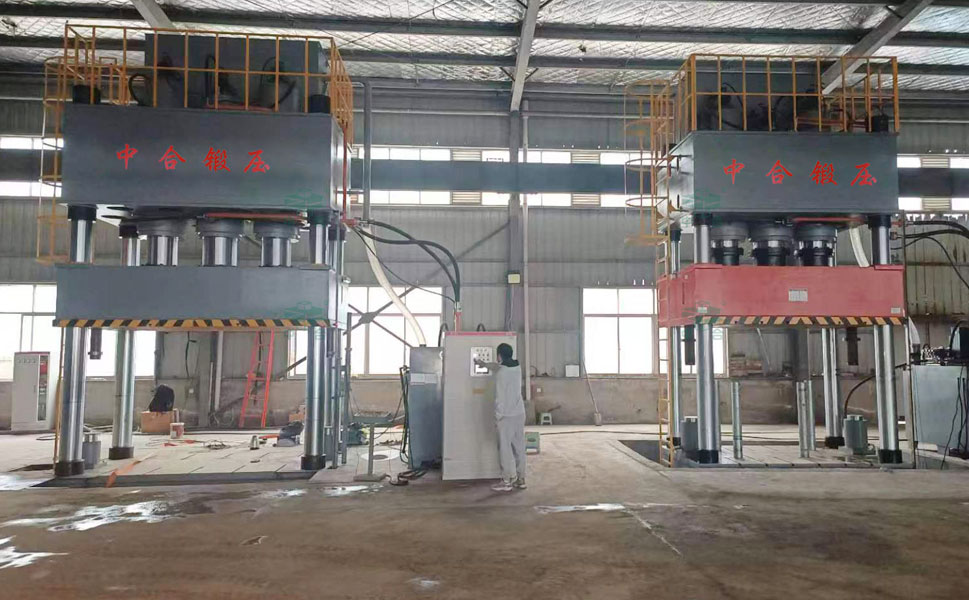 1500吨汽车覆盖件成型液压机-汽车配件模压成型设备