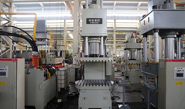 250吨单柱液压机-四柱导向单臂液压机