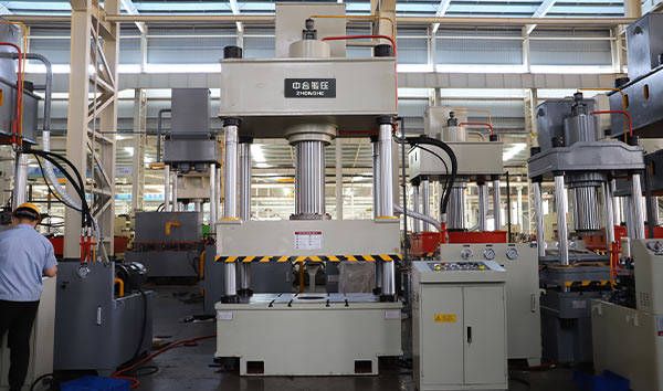 315吨四柱液压机台面1500x1200mm