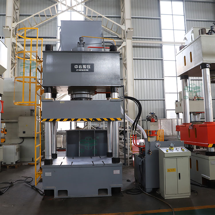 500吨四柱液压机车间实物.jpg 500吨四柱液压机车间实物.jpg