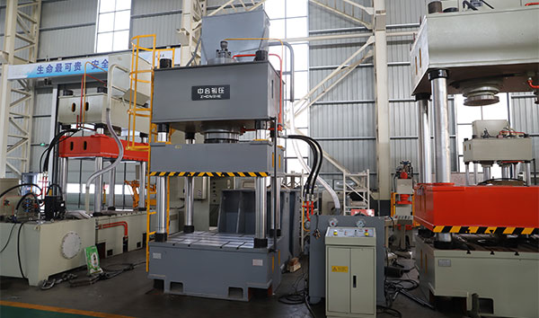 500吨四柱液压机台面1400*1300mm（按需定制）