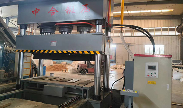 木屑压板成型机-1200吨四柱液压机