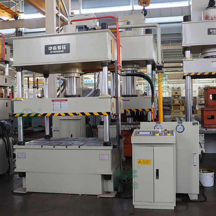 100吨四柱液压机车间实拍图