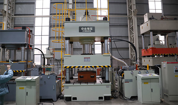 630吨四柱液压机（油压机、压力机）