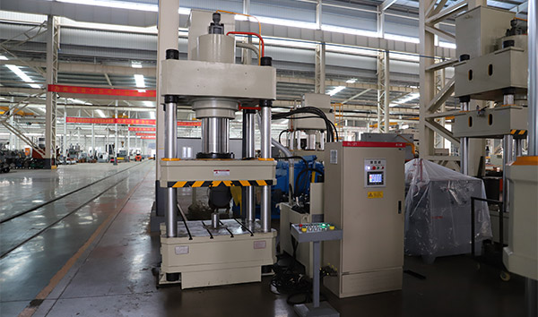 滕州315吨四柱液压机多少钱一台？