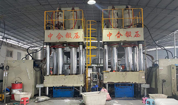 1000吨四柱液压机（复合材料模压、陶瓷粉末成型）