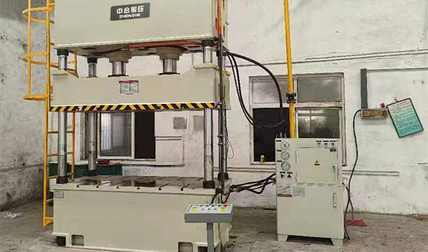 200吨四柱液压机（双缸）