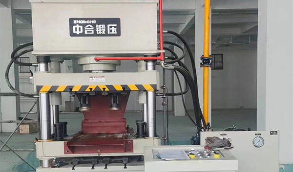 全自动粉末成型液压机_250吨四梁四柱液压机