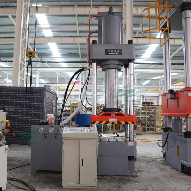 大行程315吨四柱液压机