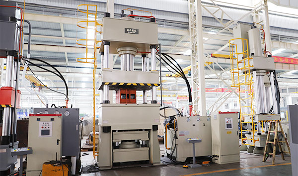 专注薄板拉伸成型液压机,中合锻压按需定制行业专用液压机