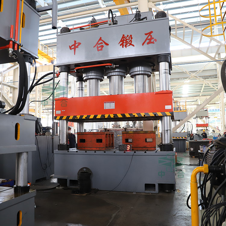 1200吨四柱液压机车间试机.jpg 1200吨四柱液压机车间试机.jpg