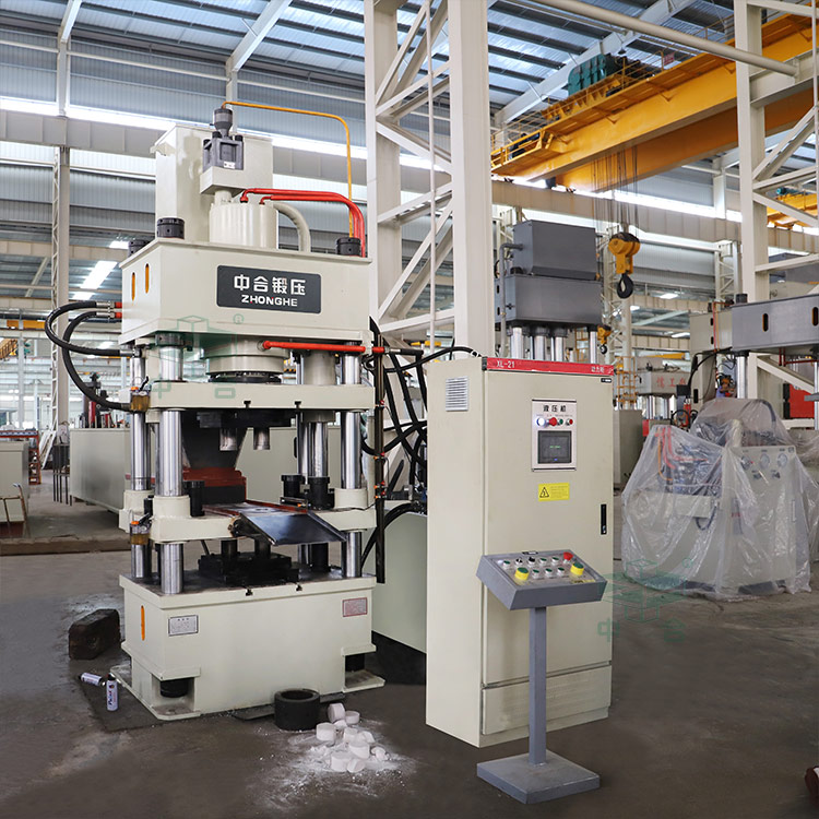 200吨四梁四柱液压机车间试机