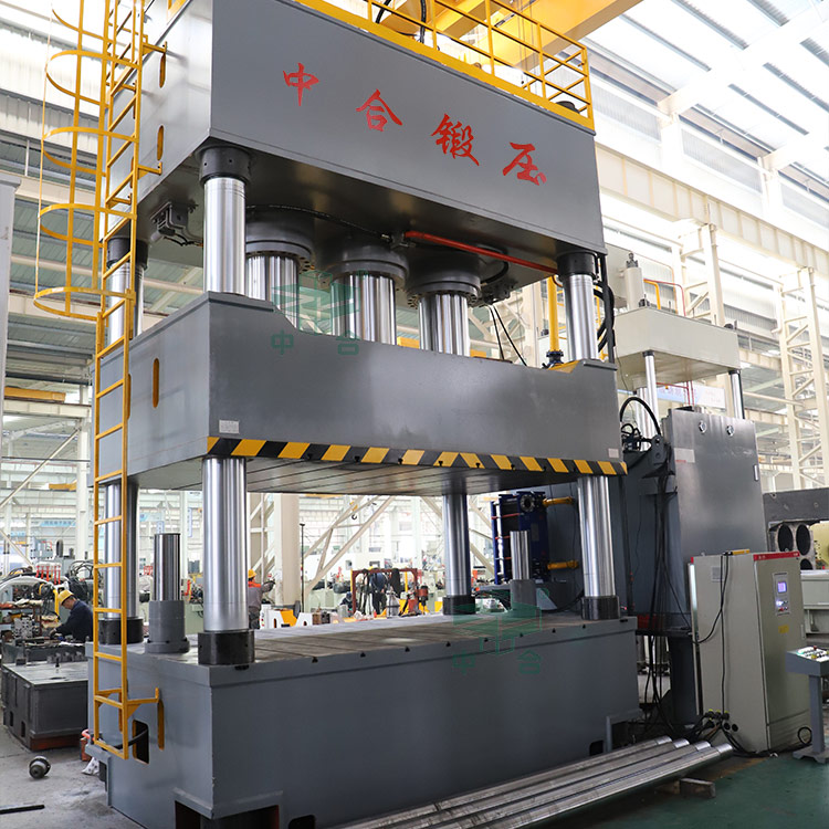 2000吨SMC汽车覆盖件成型液压机车间实物.jpg 2000吨SMC汽车覆盖件成型液压机车间实物.jpg