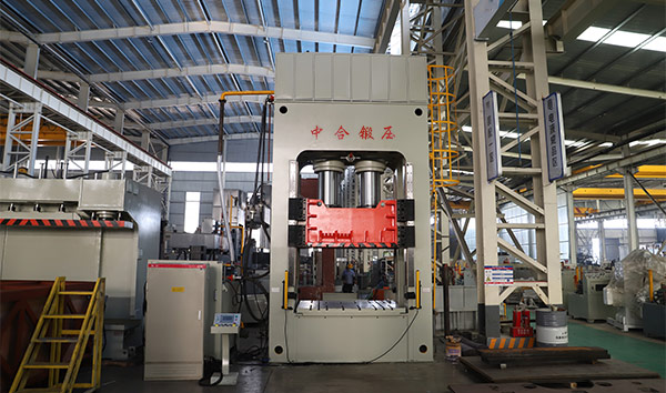 800吨框架式液压机（模压、拉伸）