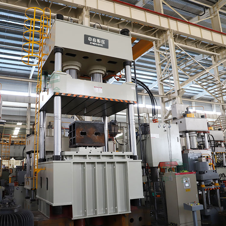 800吨液压垫拉伸液压机车间试机.jpg 800吨液压垫拉伸液压机车间试机.jpg