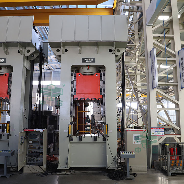 630吨框架式液压机.jpg 630吨框架式液压机.jpg