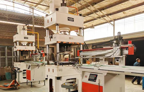 200吨不锈钢餐盘拉伸成型液压机