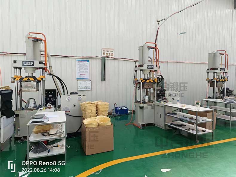 315吨凯夫拉头盔成型液压机.jpg 315吨凯夫拉头盔成型液压机.jpg