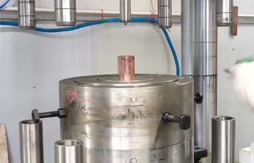 500吨铜轴套冷挤压液压机