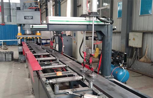 锚杆托盘生产机器-500吨三梁四柱液压机