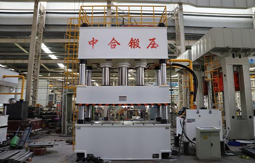 1000吨三梁四柱液压机（特点、参数、应用）