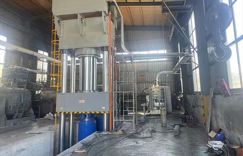 石墨坩埚液压机结构与特点