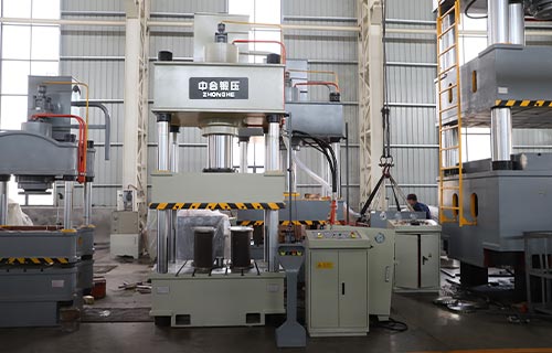 四柱液压机的主要配件有哪些？