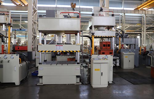 三梁四柱液压机：为精密压制工艺提供力量支持