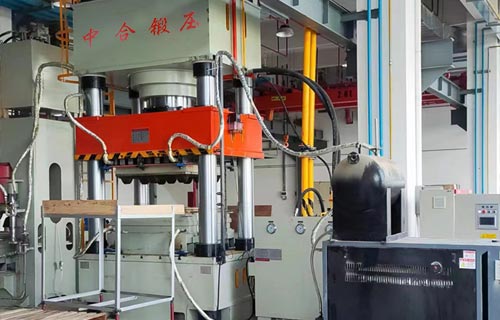 1000吨三梁四柱液压机-木屑托盘生产设备