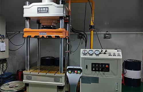 200吨液压机-新型200吨三梁四柱液压机