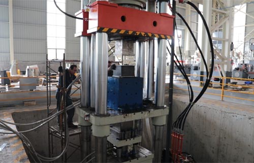 匣钵液压机：智能化工业生产的关键工具