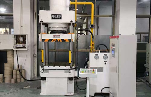 315吨三梁四柱液压机（PLC伺服）-315吨油压机