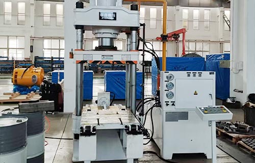 200吨三梁四柱液压机-移动工作台液压机