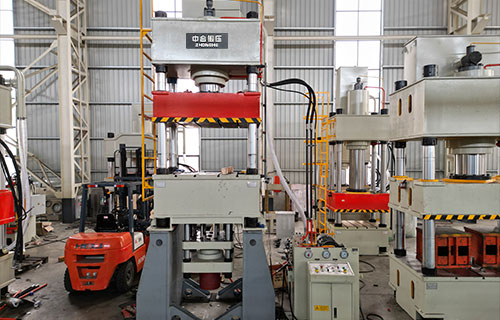 315吨四柱液压机在金属加工中的应用