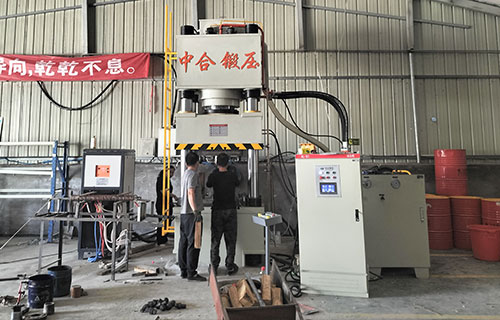 如何选择适合的500吨四柱液压机？