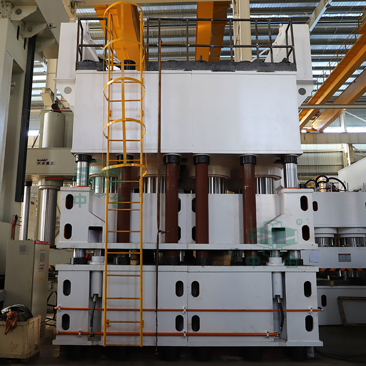 4500吨液压机.jpg 4500吨液压机.jpg