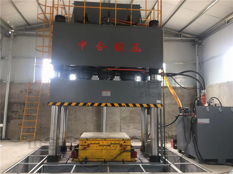 卡车导流罩生产设备_2500吨四柱液压机_玻璃钢成型液压机(图2) 卡车导流罩生产设备_2500吨四柱液压机_玻璃钢成型液压机(图2)