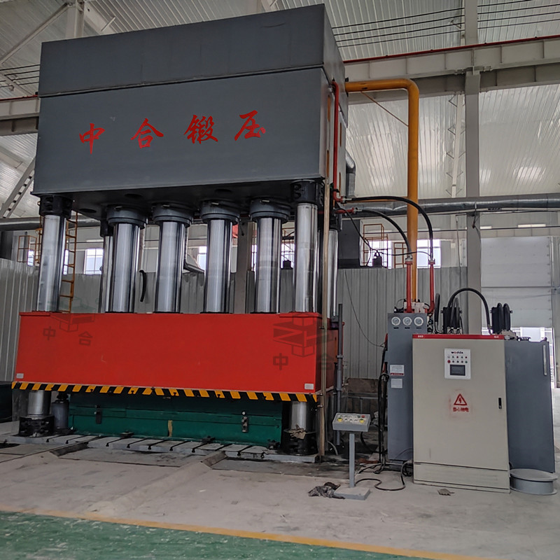 汽车覆盖件成型设备_2500吨四柱液压机(图1)